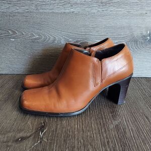 Hillard & Hanson Vintage Square Toe Leather Ankle Booties Size 6.5